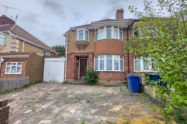 68, Worple Way, Greater London photo 2
