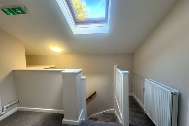 Walton, Wakefield photo 3