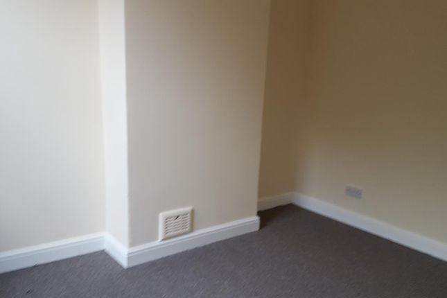 Terraced house to rent in Newington Road, Northampton
