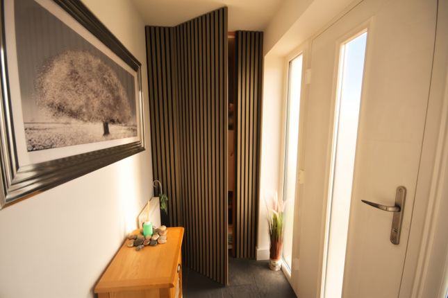 24 The Crescent, Radcliffe, Manchester photo 2