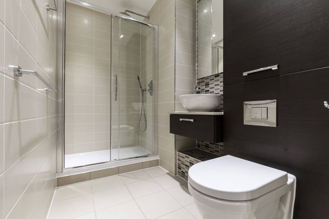 Flat for sale in Unex Tower, 7 Station Street, London