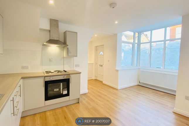Thumbnail Flat to rent in Ferndale Road, Waterloo, Liverpool