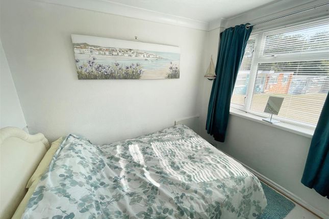 Chalet 192, Sandown Bay Holiday Centre, Yaverland Road, Sandown photo 3
