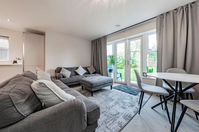 1 Quarella Gardens, Ascot photo 2