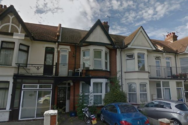 Thumbnail Flat to rent in Shaftesbury Avenue, Southend-On-Sea
