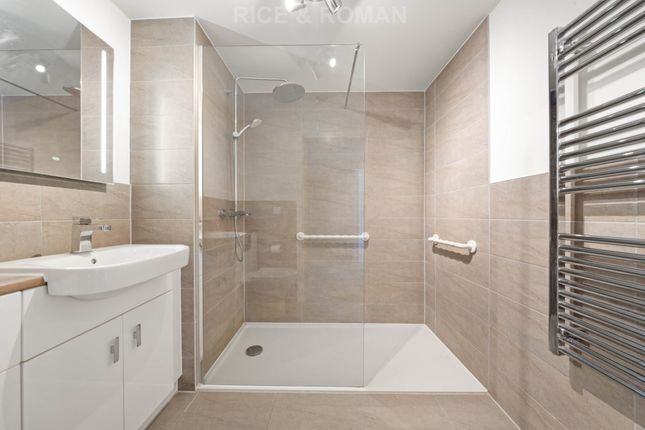 6 Holly Place, High Street, Cobham photo 3