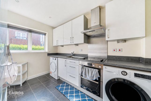5,, Redwood Drive, Surrey photo 4