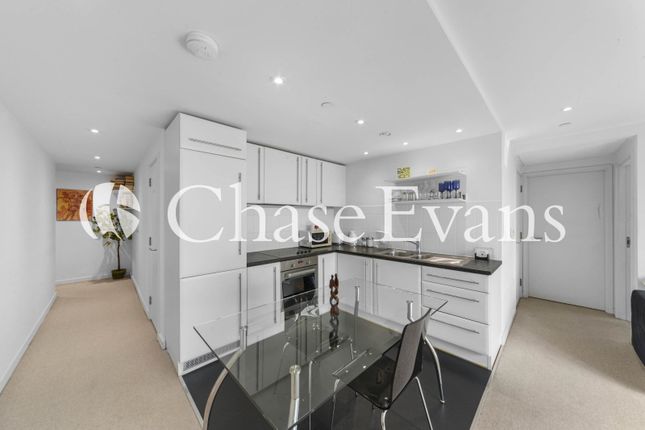Flat 405,, Strata, Elephant and Castle photo 4