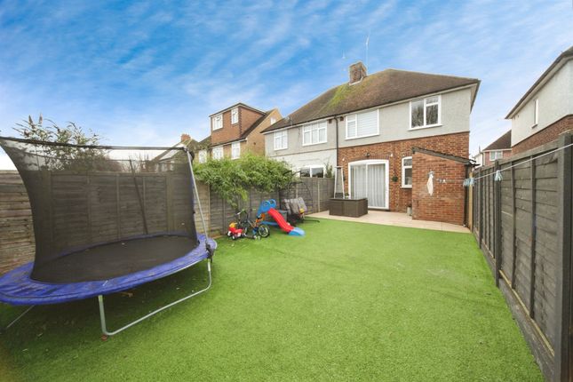 31, Park Avenue, Dunstable photo 2