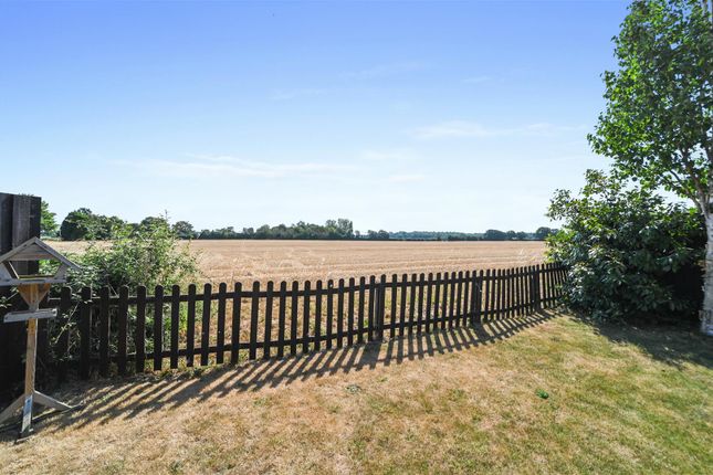 4, Rodwell Close, Holbrook photo 3