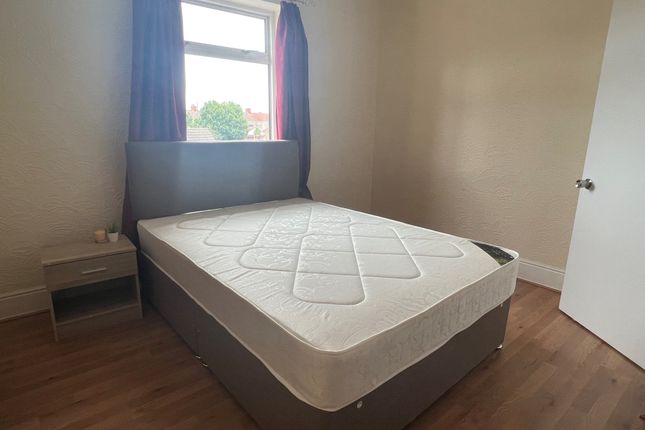 Room 4, 77, Ladysmith Road, Grimsby photo 5