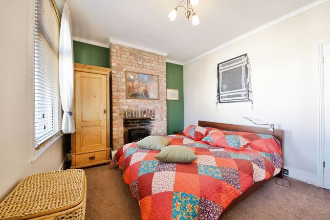 12 Ollerton Road, London photo 3