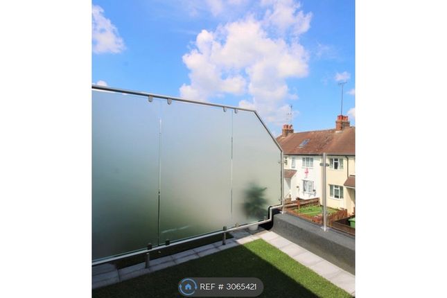 Flat, St Albans Road South Mimms, South Mimms, Potters Bar photo 3