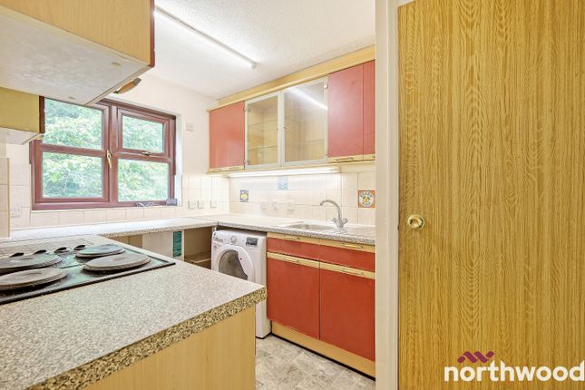 15, Bounderby Grove, Chelmsford photo 2