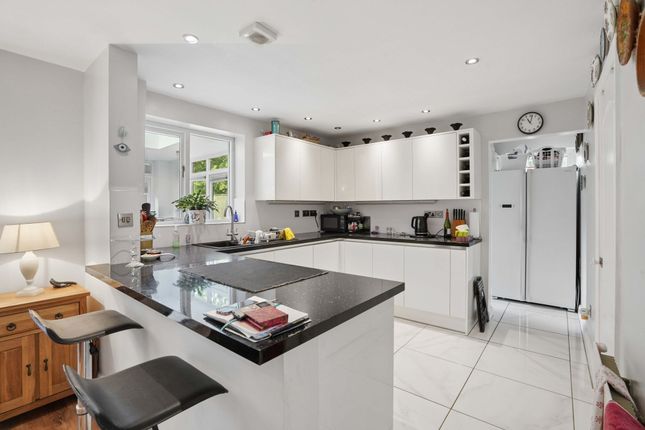 83 Sherbourne Road, Witney photo 4