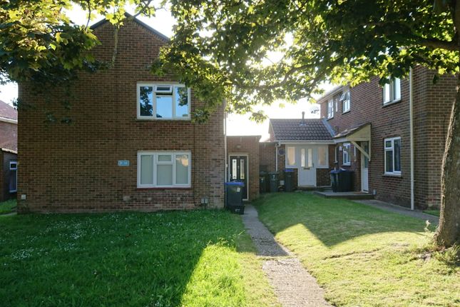2 bed flat for sale in Neville Close, Salisbury SP1