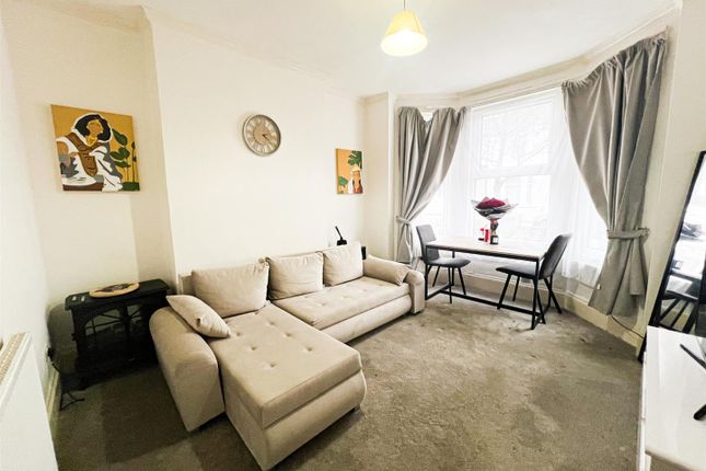 Thumbnail Flat to rent in Meanley Road, London