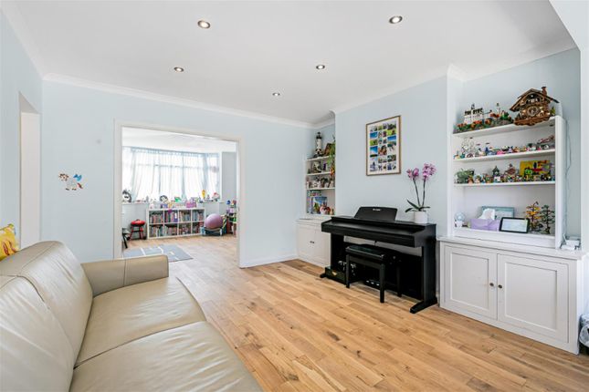 1, Broadmead Avenue,, Worcester Park photo 4