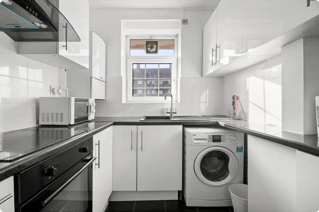 Thumbnail Flat to rent in Beechwood House, Teale Street, London