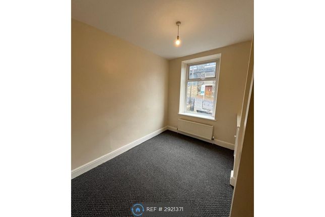 Flat, Walton St, Colne photo 3