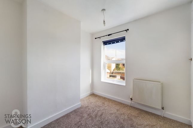 Terraced house to rent in Summer Road, Lowestoft
