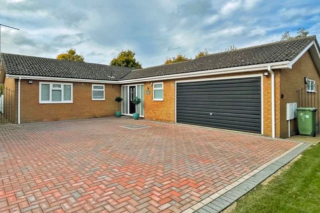 Thumbnail Detached bungalow for sale in Cedar Road, Stamford, Lincolnshire