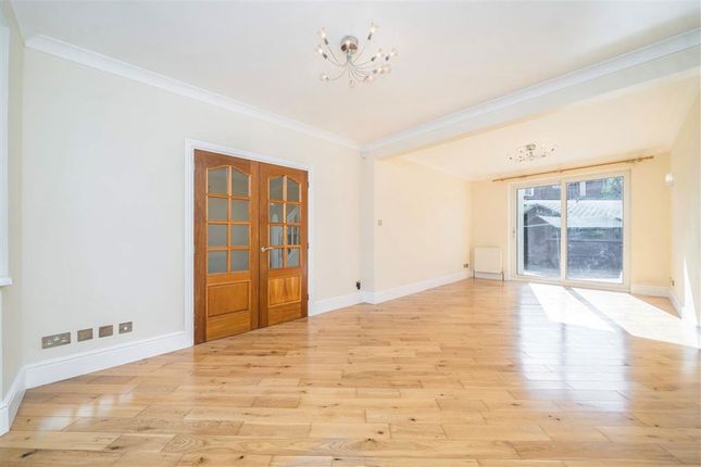 134, Milborough Crescent, London photo 3