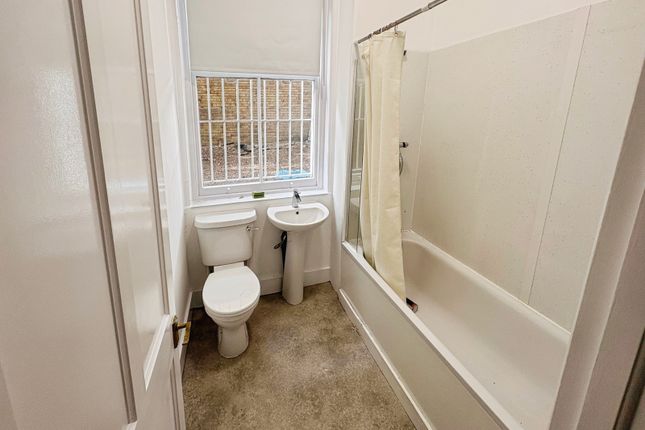 Flat A, 38, Hazlitt Road, Hazlitt Road photo 5