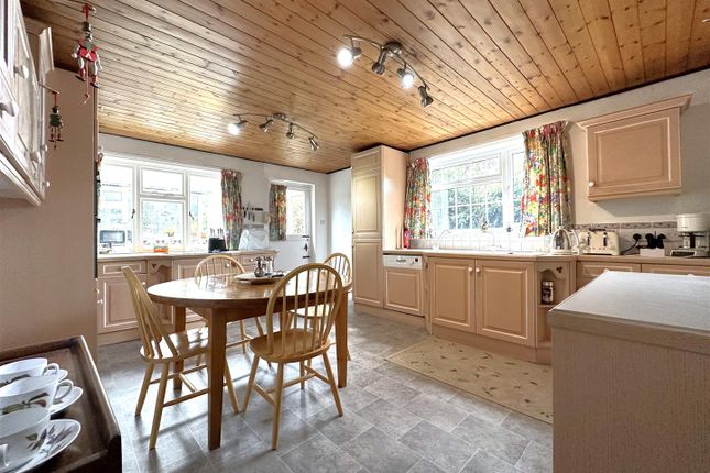 Woodhill Farmhouse, 38/40, Woodhill Road, Newark photo 2