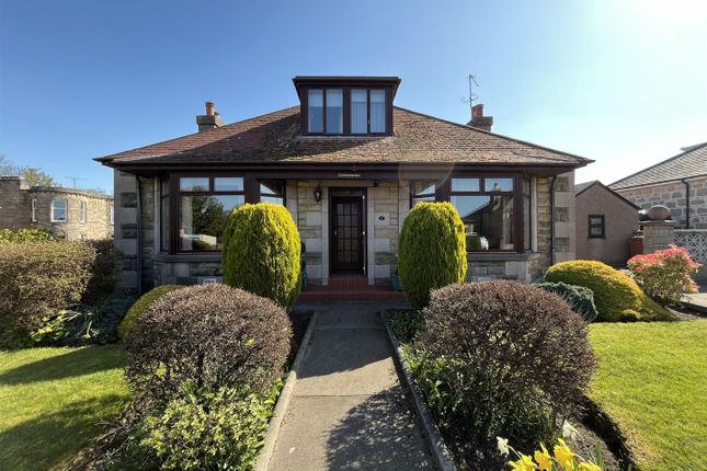 Cairnrosa, Braelossie Place, Elgin