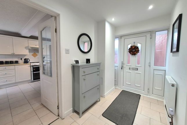 57, Carfield, Skelmersdale photo 3