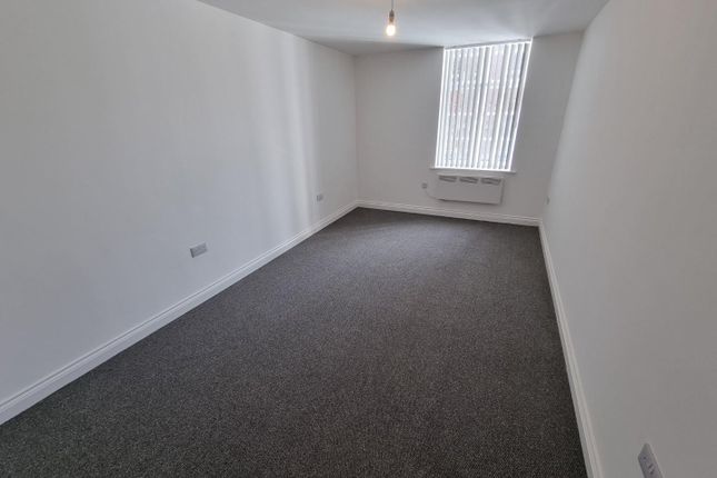 Flat to rent in High Street, Rugby