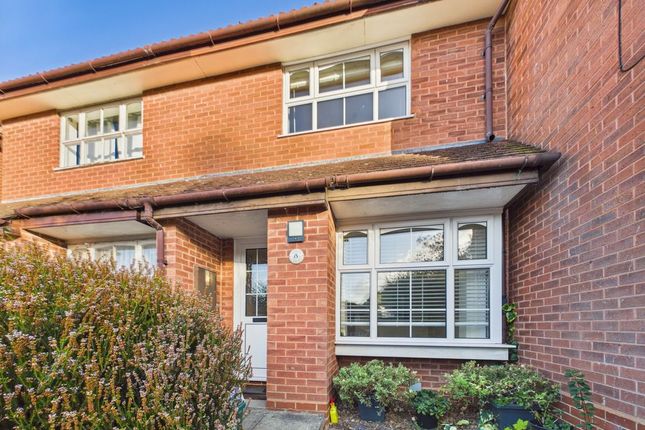 2-bed house on The Birches, Tonbridge, £329,950