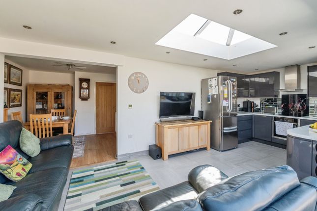 4, Merlin Way, Wickford photo 2