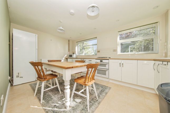 54, Barhams Way, Woodbridge photo 4