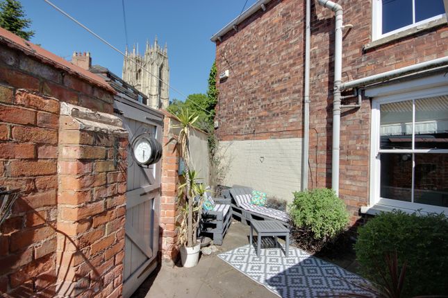 2, Long Lane, Beverley photo 4