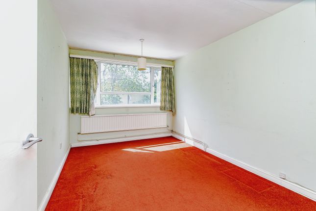 Flat for sale in Fair Acres, Bromley, Kent