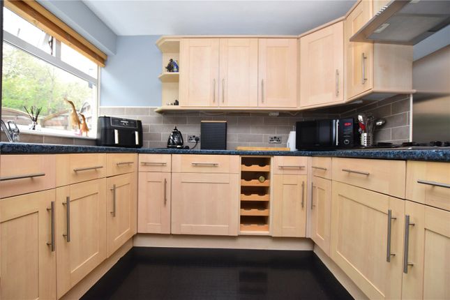 6, Clough Drive, Batley photo 2