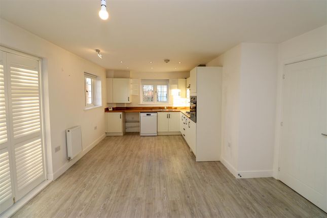 1 Sayers House, Newton Drive, Church Crookham photo 4