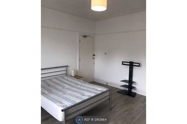 Bedsit, Llanthewy Road, Newport photo 5