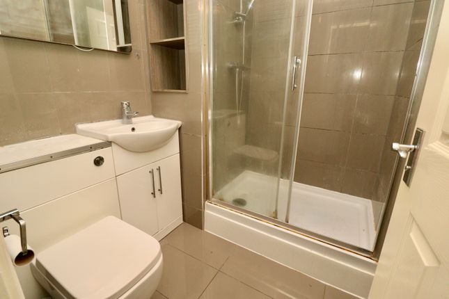 12 Grantavon House, Brayford Wharf East, Lincoln photo 3