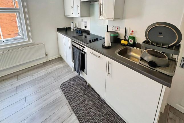 4, Watchetts Road, Surrey photo 4