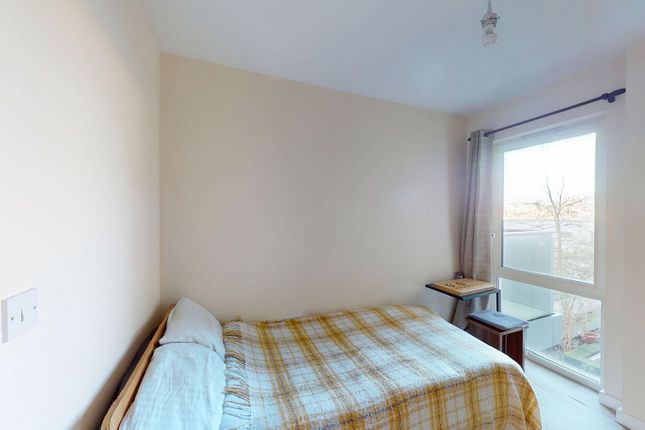 Flat 30 - New, Barge Walk, London photo 5