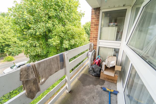15 The Gables, 290, Heston Road, Hounslow photo 2