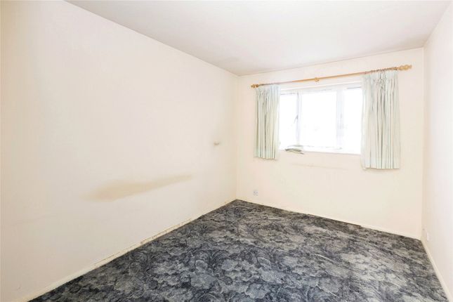 Flat for sale in Bernards Close, Ilford
