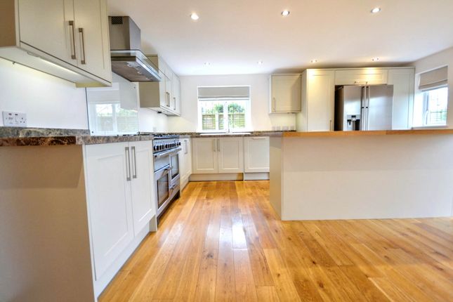 7, Sawyers Rise, Gloucester photo 4