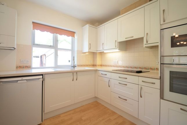 34 Arcadian Court, Sun Lane, Harpenden photo 4