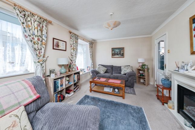 2, Malvern Drive, Milton Keynes photo 3