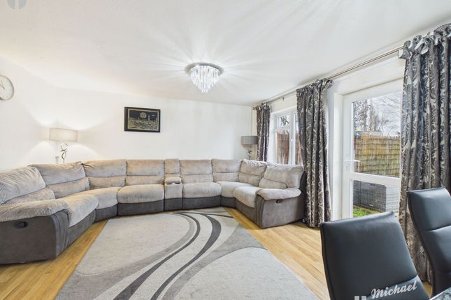 24 Humber Drive, Aylesbury photo 2