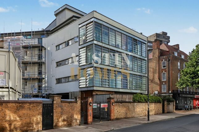 Apt 4, Block D, London photo 4